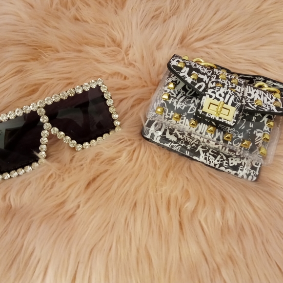 Matching Accessories Set - Picture 3 of 4